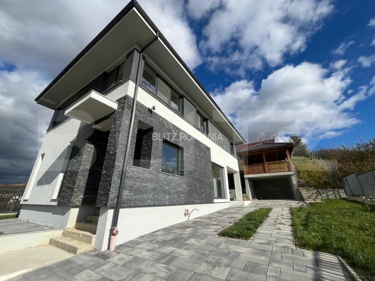 Casa individuala cu panorama superba la lac, Chinteni, teren 756 mp