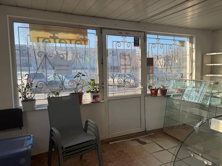 Oferim spre chirie spațiu comercial suprafață 50 mp - 5