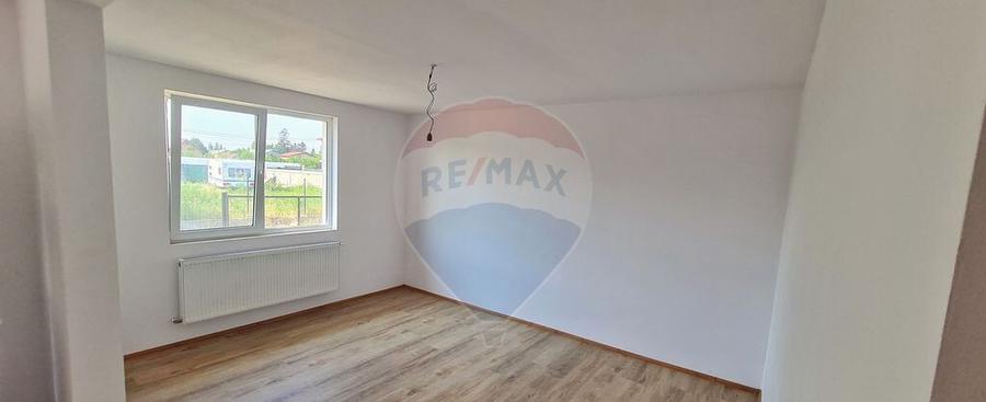 Casa noua in Ciorogarla - 3 dormitoare, living spa?ios - 15