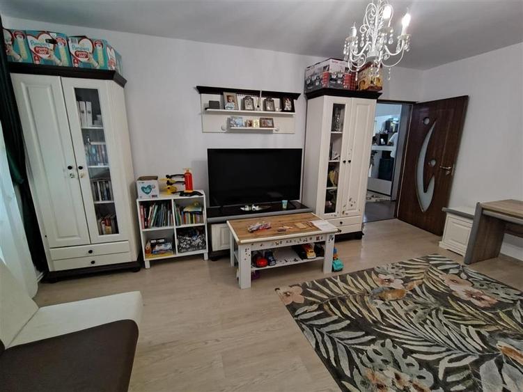 Apartament cu 2 camere, Obcini, Etaj 1,  2c-7578 - 2