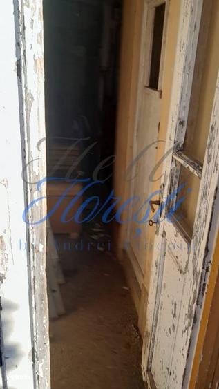 Casa 3 camere 120 mp front la 2 strazi cu gradina 583 mp zona Avram Ia - 9