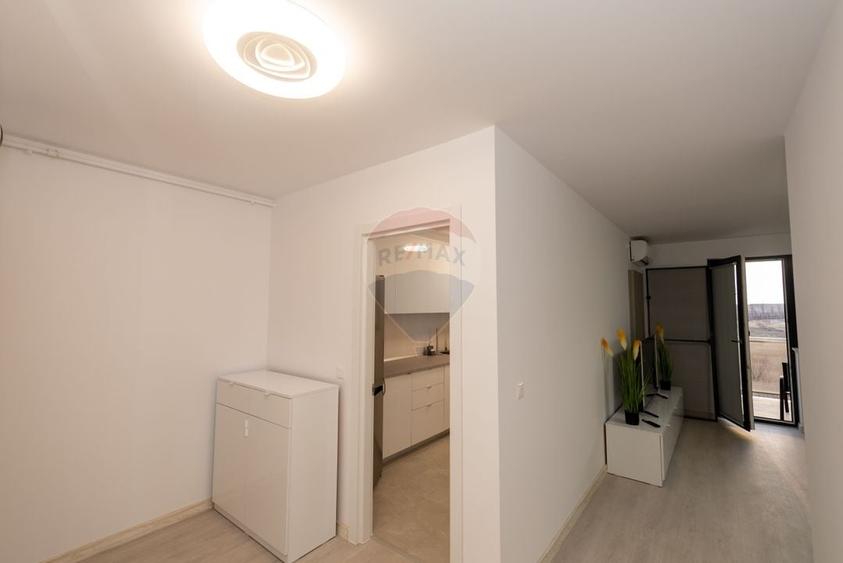 PRIMA INCHIRIERE Studio modern + balcon mare, Hils Splai, 60mp - 16