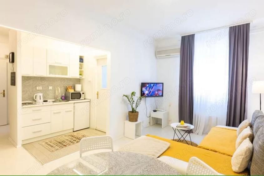 Apartament cu 2 camere decomandat în Victoriei