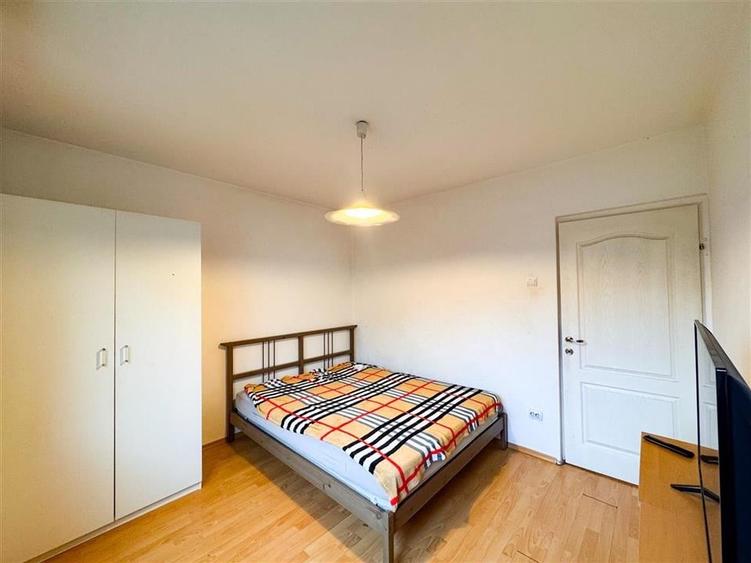 Apartament de vanzare 3 camere Tineretului - 12