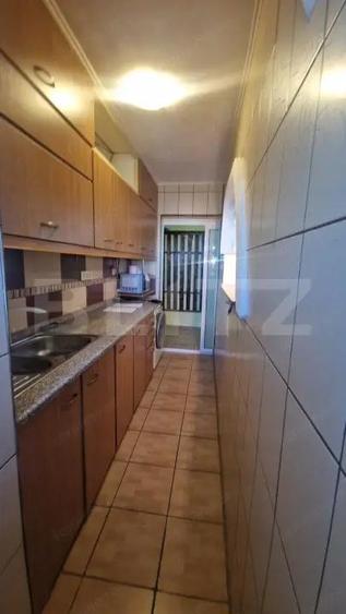 Garsoniera mobilata, etaj intermediar, parcare, beci luminoasa - 11