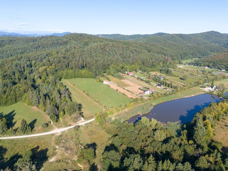 Teren intravilan 3300mp- Vulcan Brasov langa Lac si padure - zona turistica - 6