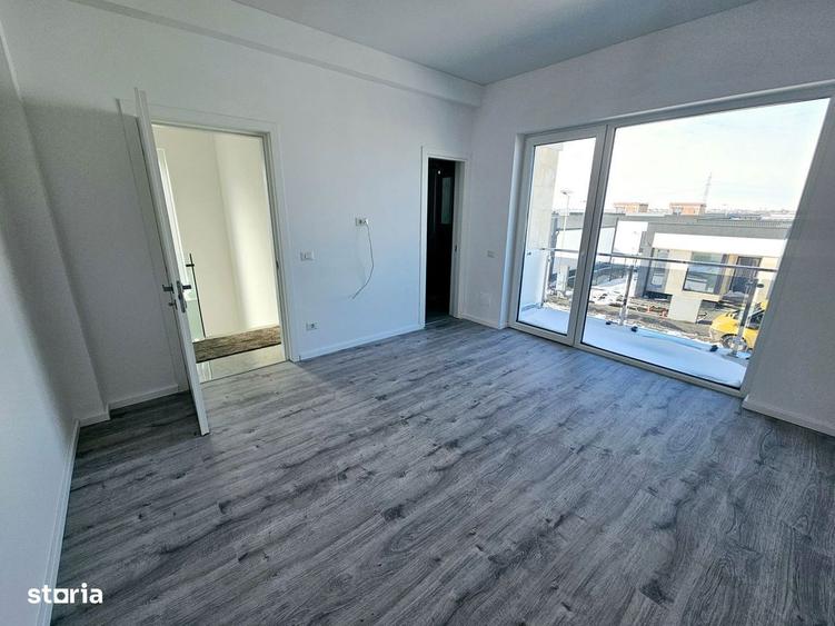 Casa rezidentiala cu vedere libera spre lac si acces asfaltat - 7