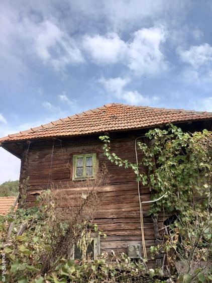 Casă cu 4 camere în Șișești