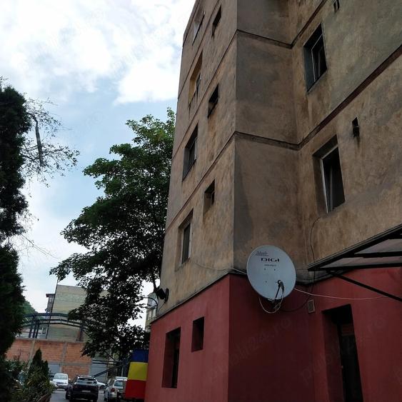 Vind Ap.2 camere parter piata cu privire la padure.Ap.e pe col?.Bun pt.cabinet,birou Notariat s.a. - 1