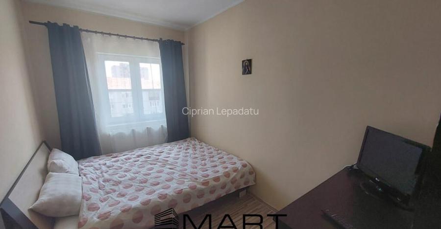 Apartament la mansarda 4 camere zona Vasile Aaron Apartament la mansarda 4 camere zona Vasile Aaron