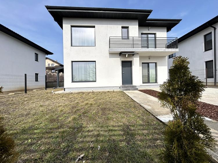 Casa individuala, 5 camere, 3 bai, utilata. Zona Bucium- Plopii Fara Sot, IASI - 1