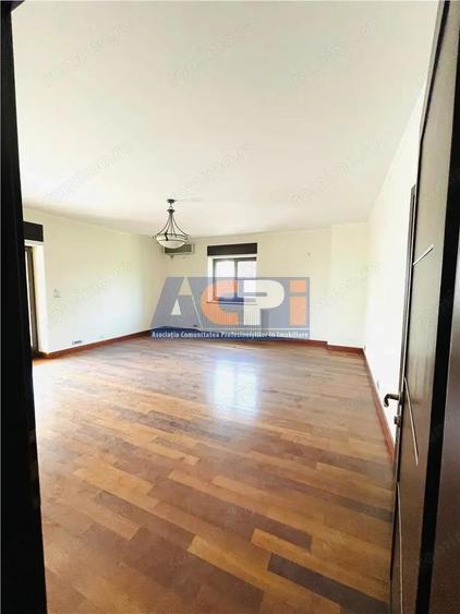 VANZARE CASA VILA 6 CAMERE 652 mp TEREN ZONA SISESTI SECTOR 1 - 2