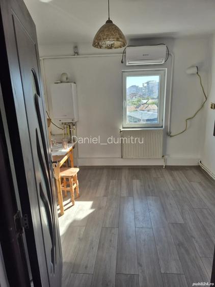 Vand apartament 3 camere