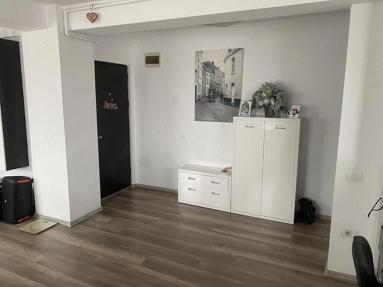 Apartament de vanzare - 4