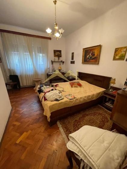 Vanzare apartament in vila 6 CAMERE compus din D P M din D P 1 M - 4