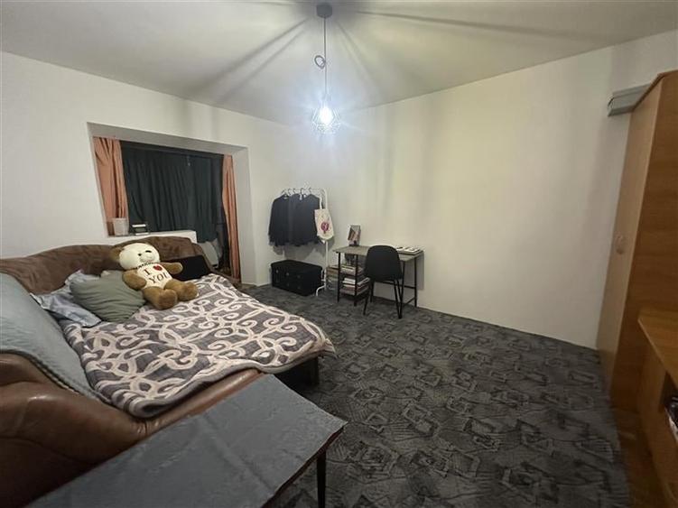 Decomandat, etaj intermediar in bloc anvelopat - 3