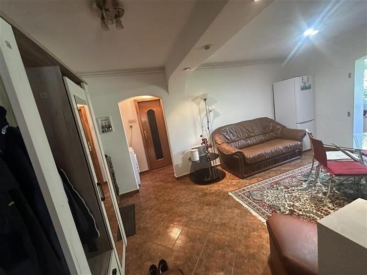 Mobilat și utilat cu 2 balcoane, modificat ?n 3 camere, aproape de Piaț - 3