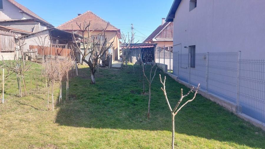 0 COMISION Casa zona Scolii Emil Isac, front la 2 strazi-Dambul Rotund - 18