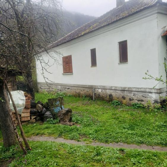 Casa si teren de vanzare - 2