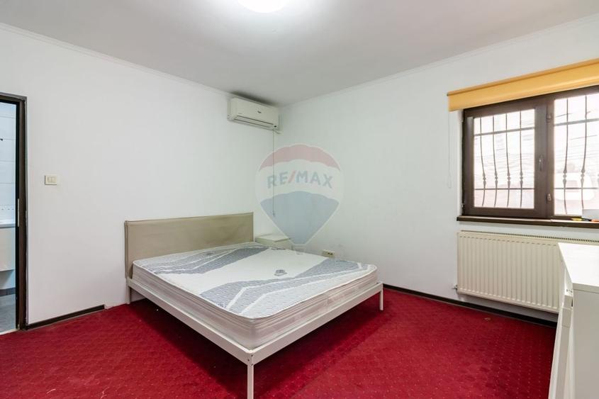 Spațiu comercial de vanzare în Voluntari, stradal, randament 10,7/an - 9