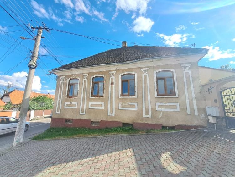 Casă ideală pentru locuință sau investitie, 57 mp, zona Codlea - 2