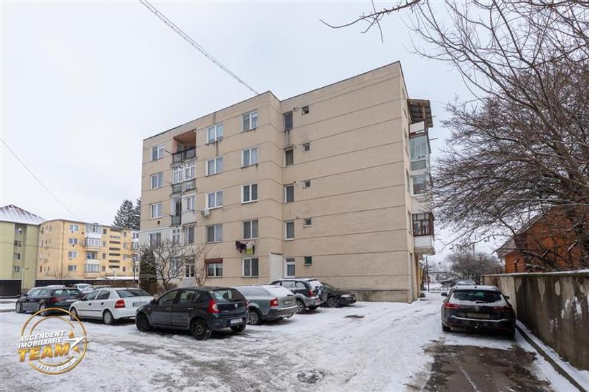 Apartament 2 camere,improspatat, decomandat,balcon,pivnita,Targu Secuiesc - 3