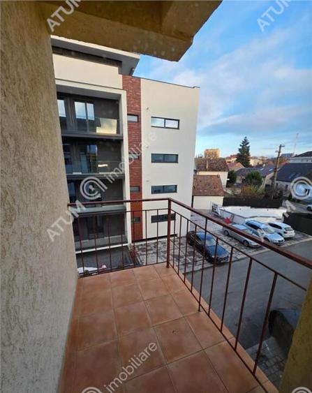 Apartament cu 3 camere decomandate 2 bai si 3 balcoane zona - 4