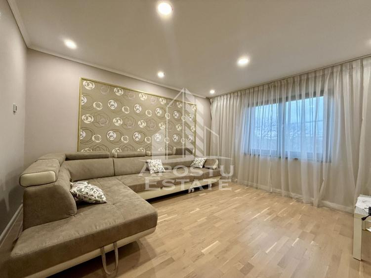 Apartament cu 3 camere decomandat, mobilat în Lunei
