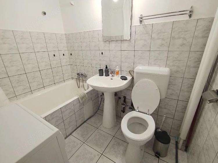 Pia?a Traian 230 euro - 4