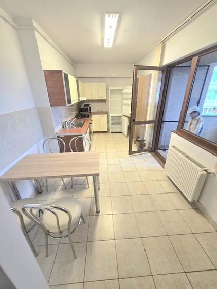 Apartament spatios 3 camere,str.Dorobantilor, bloc nou,78mp,et.6,garaj subteran - 6
