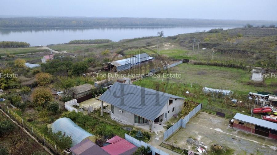 Casa/Vila de vanzare Harsova, Constanta, langa canalul Dunare-Marea Neagra