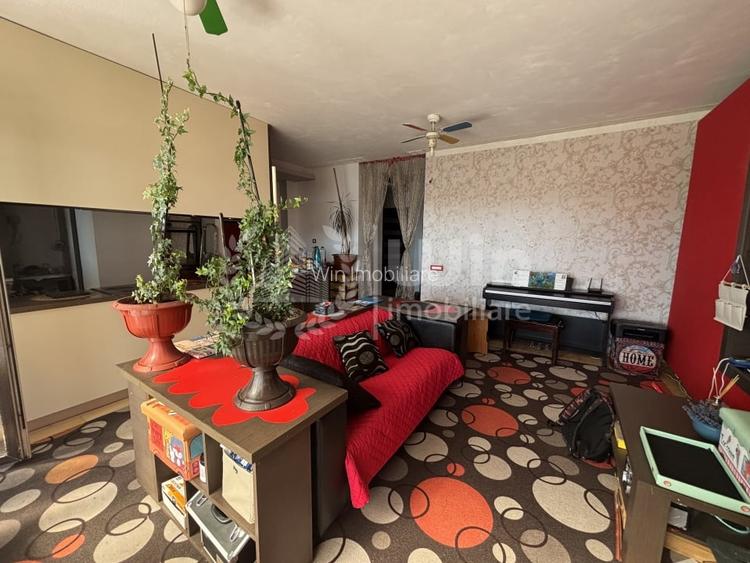 Apartament cu 3 camere semidecomandat, mobilat în Zorilor Apartament cu 3 camere semidecomandat, mobilat în Zorilor