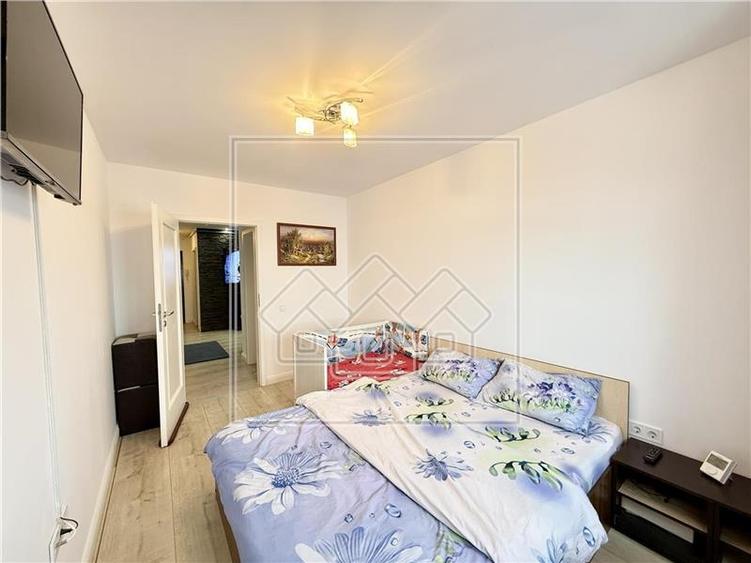 Apartament de inchiriat in Sibiu - 3 camere -mobilat, utilat- V. Aurie - 2