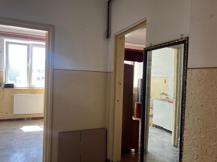 apartament decomandat, 3 camere, 2 balcoane, gaz, an 1972, 120.000 euro - 6