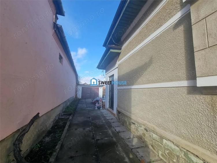 Casa de vanzare cu 4 camere si anexe in Fagaras. - 12