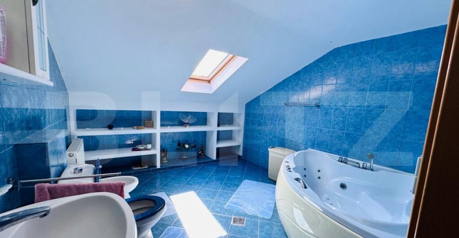 Casa cu 7 camere, 400 mp, 1500 mp de teren, Breazu - 11