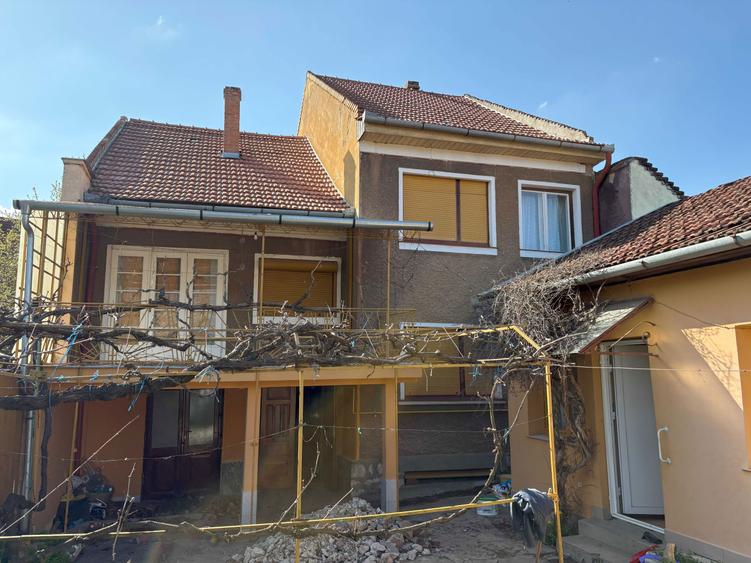 Vand casa particulara cu teren pe strada Depoului nr. 43, Oradea - 1