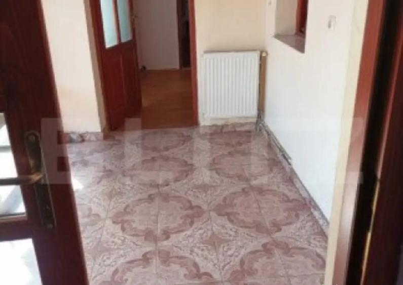 Casa de vanzare cu 5 camere - 1