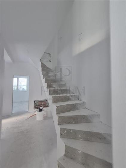 Duplex spatios - 4 dormitoare - zona in plina dezvoltare. - 5