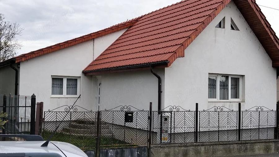Casă cu 3 camere cu Teren 480 Mp în Central