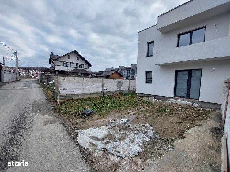 Casă cu 5 camere cu Teren 147 Mp în Central