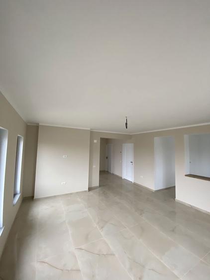 Vand casa in comuna Cordun - 4