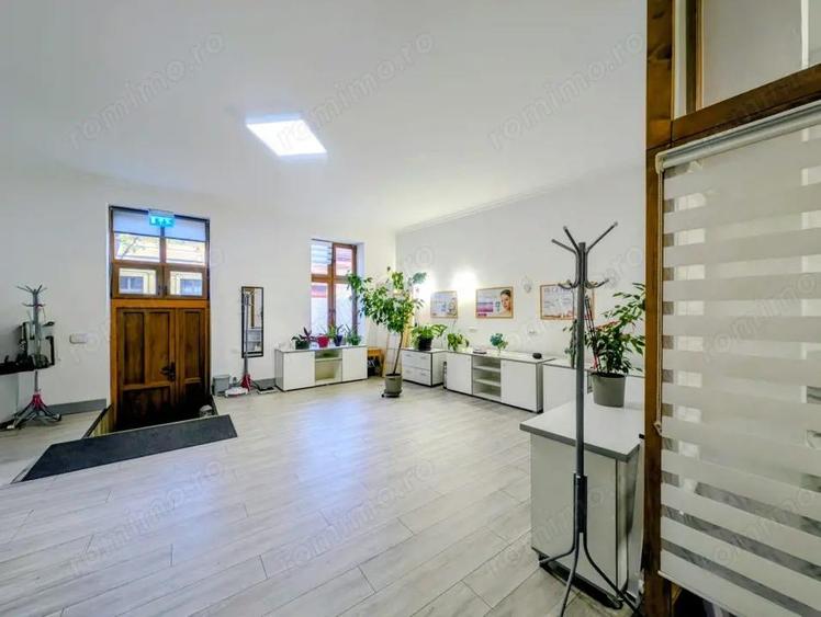 Birou/Cabinet Ultracentral: Locatie de prestigiu si 2 locuri de parcare - 1