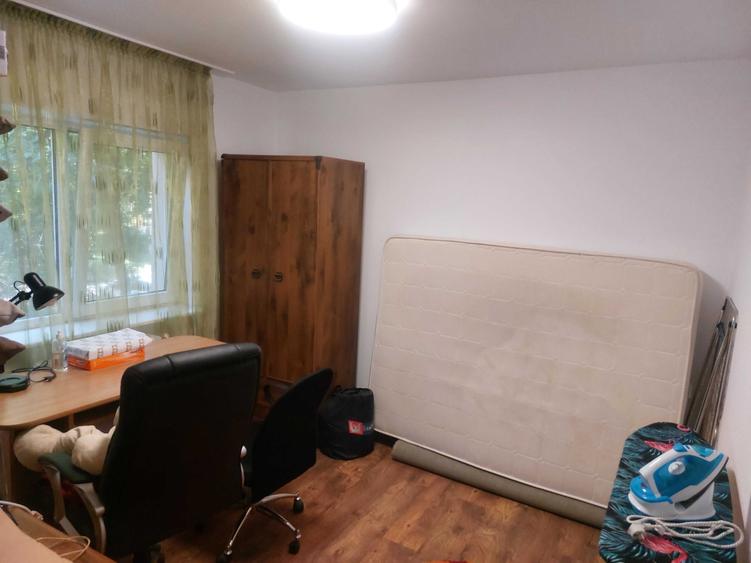 PACURARI-ap. 3 camere, et.1/4, 60MP, bloc din 1985, PETRU PONI! - 2