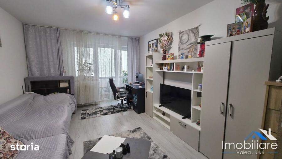 Apartament 2 camere decomandate Lupeni | Bulevardul Pacii, Etaj 2/10 - 2