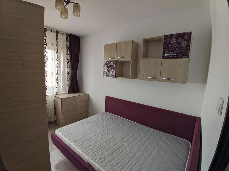 Inchiriez apartament 3 camere zona centrala - 3
