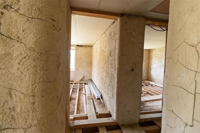 FILM! Constructie rustica tip Casa Verde, cu parau si panorama impresionanta, Mo - 23