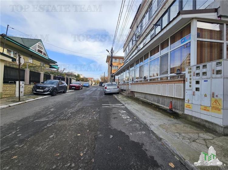 Casa spatioasa si versatila de vanzare in Eforie Nord - ideala pentru locuinta + - 17