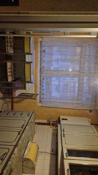 Inchiriez parterul unei case pe bulevard, Satu Mare - 4