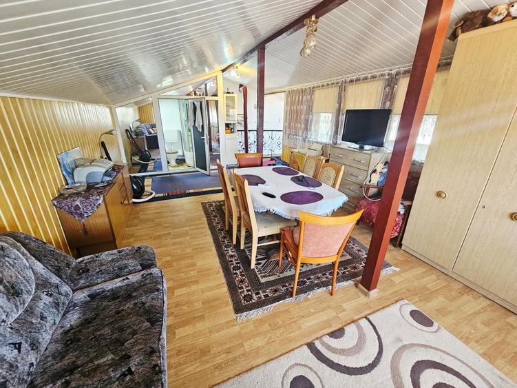 Casă spațioasă cu 9 camere în Strejnicu – pentru locuință, birouri - 23